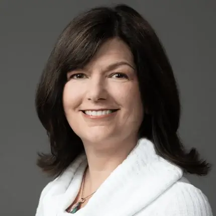 Amie Smirthwaite Headshot 2022_White_square-min (1)